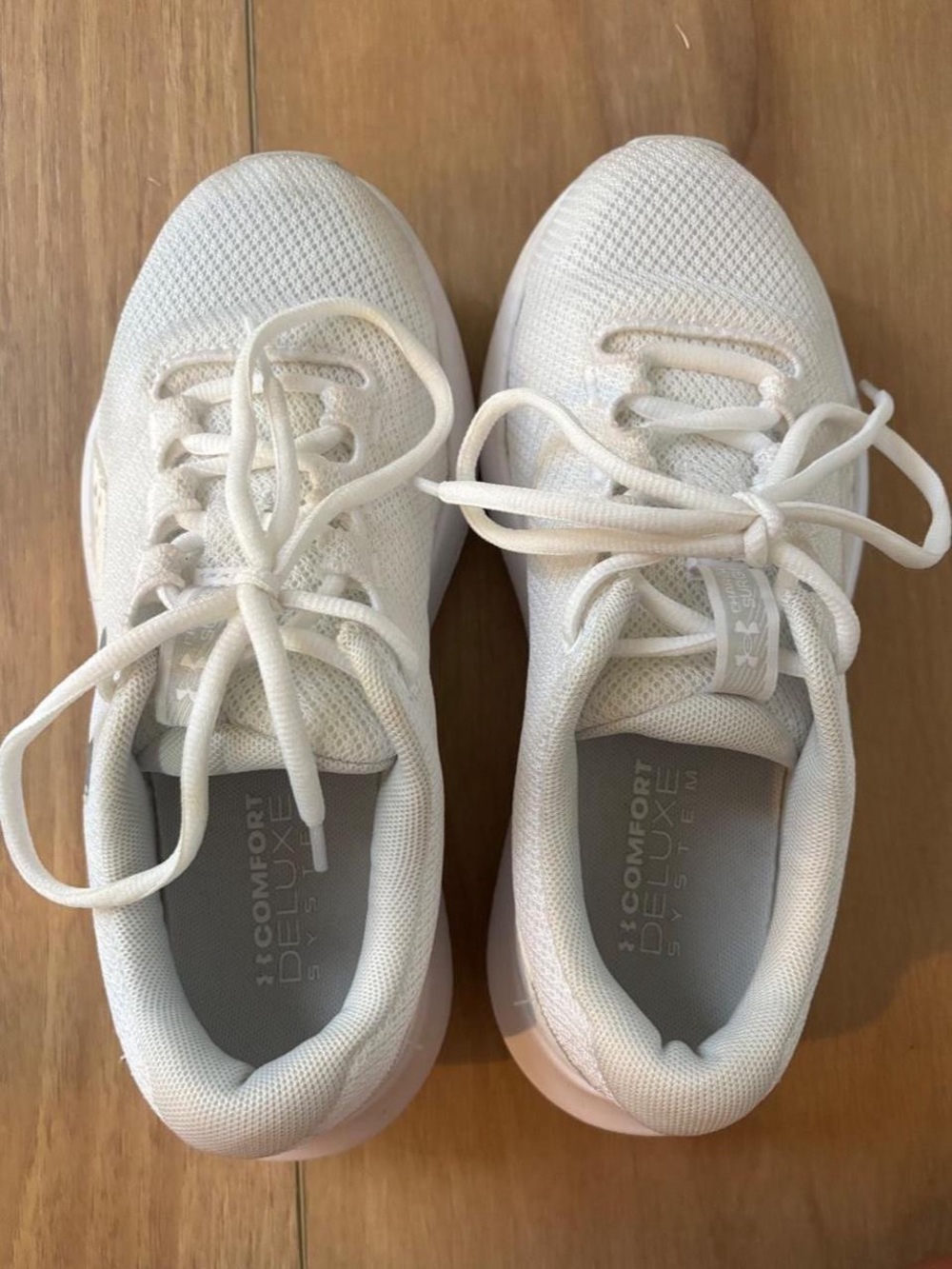 Under Armour Sneakers